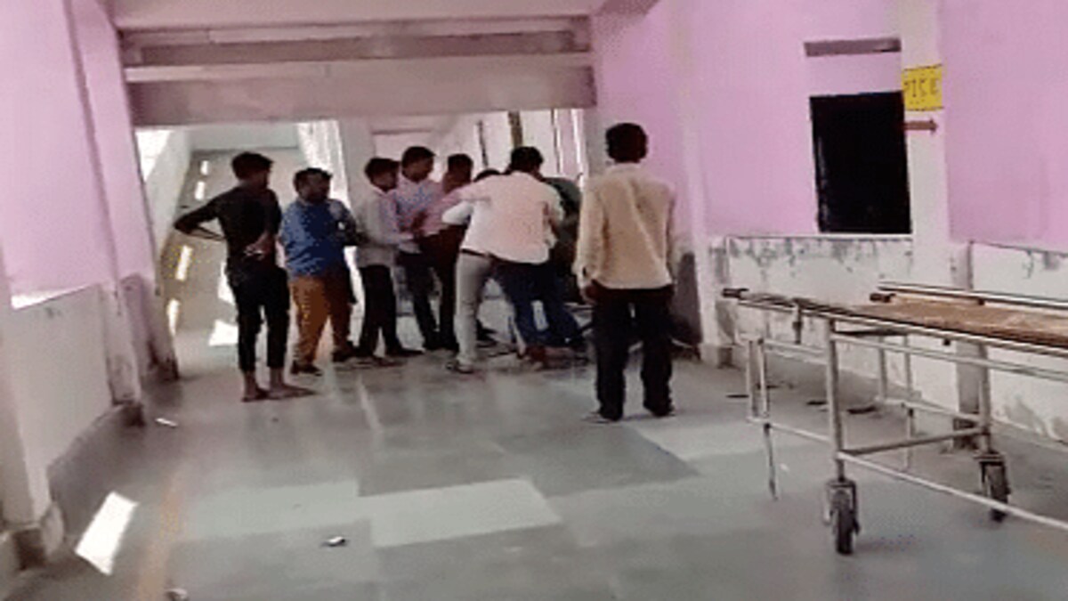 बाराबंकी: मास्क न पहनने पर स्वास्थ्यकर्मी ने BJP नेता को टोका, कहासुनी के बाद हुई मारपीट UP Tak