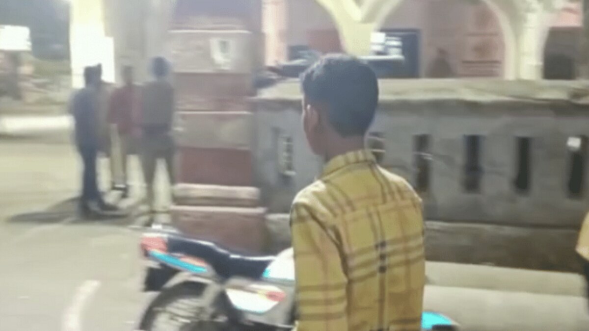 कानपुर हिंसा: पोस्टर जारी होते ही ‘पत्थरबाज’ ने किया सरेंडर, थाने पहुंचा नाबालिग युवक UP Tak