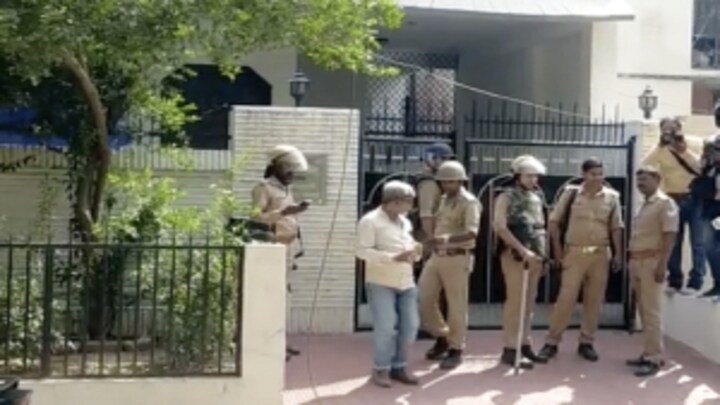 कानपुर: पत्नी कारतूस उठा कर देती, लोकेशन भी बताती, पति पुलिस पर झोंक रहा था दनादन फायर UP Tak