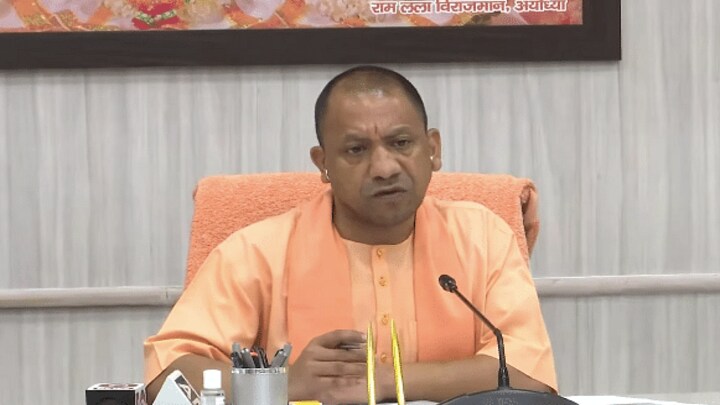 Lulu Mall विवाद: CM योगी का सख्त निर्देश- माहौल खराब करने वालों के खिलाफ हो कार्रवाई UP Tak