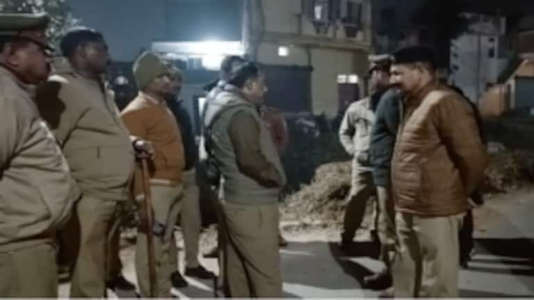 महराजगंज: कॉलेज के बाहर से छात्रा को किया गया अगवा, पुलिस ने किया बरामद, सामने आई ये वजह UP Tak