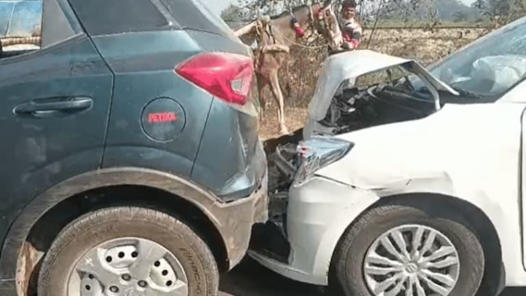 हरदोई जाते समय अखिलेश यादव के काफिले के साथ हादसा, चार गाड़ियां आपस में टकराईं, कई घायल UPTak