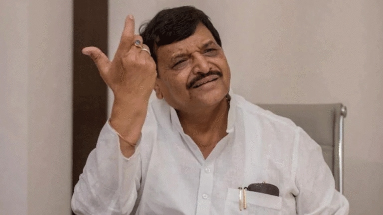 घोसी उपचुनाव: वोटिंग के बीच शिवपाल यादव ने क्यों कही प्रशासन पर बहुत दबाव होने की बात शिवपाल यादव बोले- 'जब भी चुनाव आता है भाजपा षड्यंत्र कर दंगे कराती है'