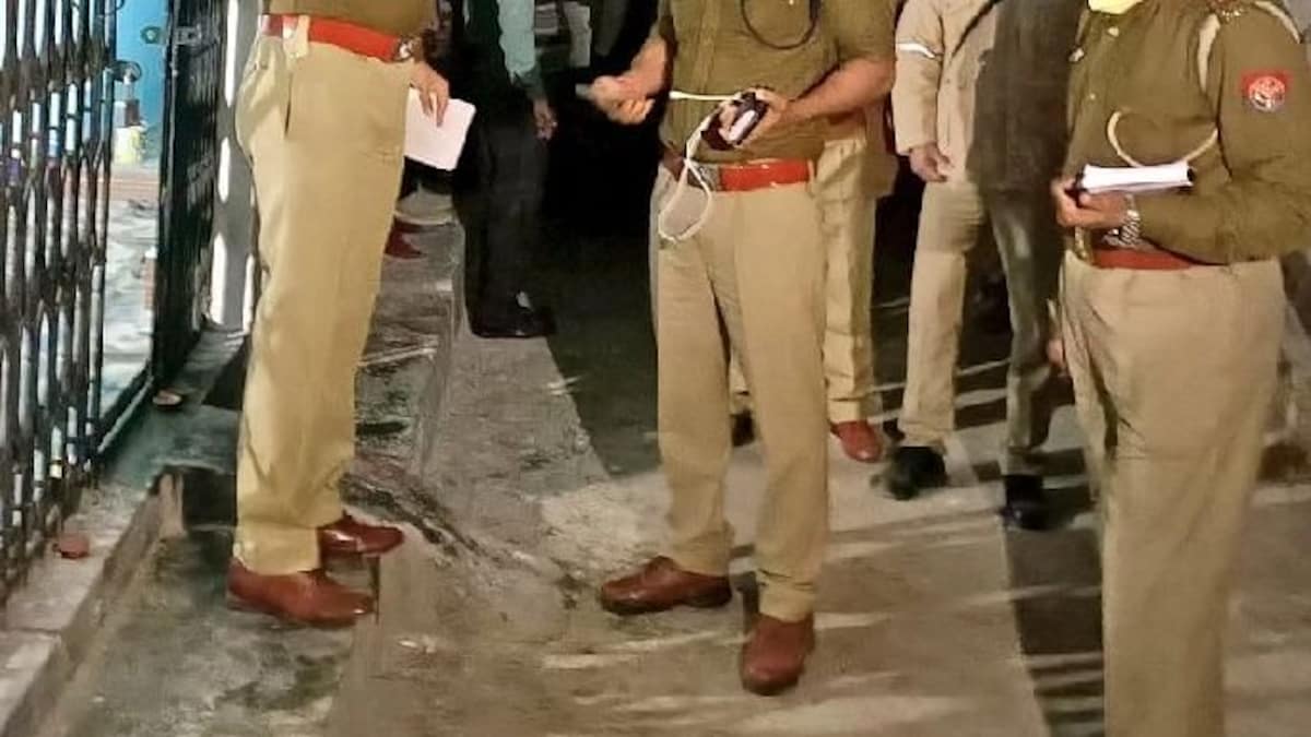 नोएडा पुलिस ने 100 दिन में इतने बदमाशों को पकड़ा, 22 करोड़ रुपये की संपत्ति कुर्क की UP Tak