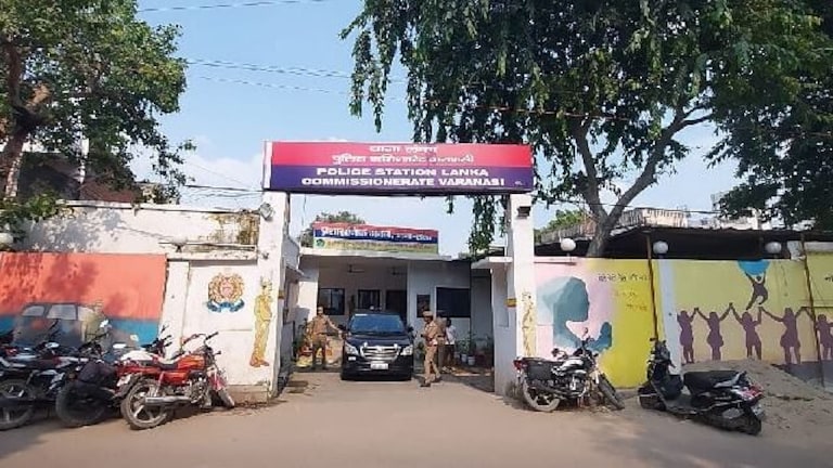 वाराणसी: स्कूल में एडमिशन दिलाने के नाम पर 5 बच्चों से रेप के आरोप में युवक गिरफ्तार UP Tak