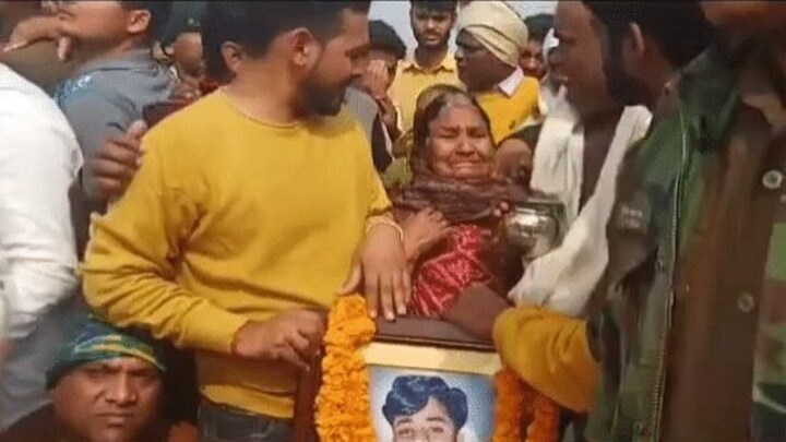 नेपाल विमान हादसे: 10वें दिन गाजीपुर पहुंचे युवकों के शव, रोते हुए महिलाओं ने दिया कांधा UP Tak