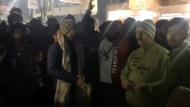 बलिया: BJP विधायक के रिश्तेदार के कुत्ते की मौत पर हुआ जमकर हंगामा, केस दर्ज UP Tak