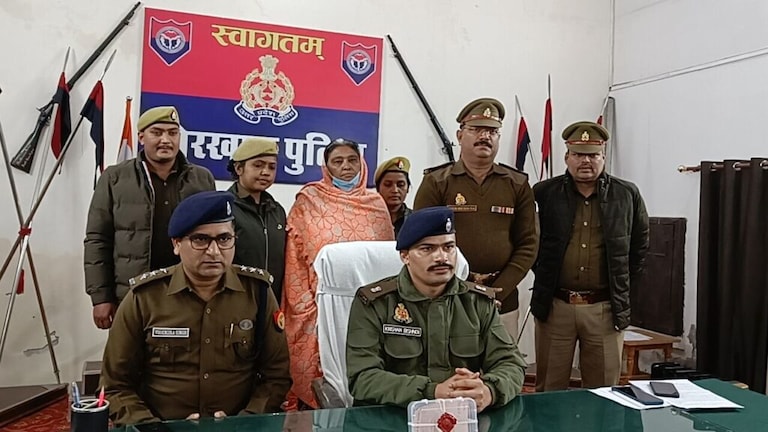 देश के विभिन्न जगहों पर चोरी की घटना को अंजाम देने वाली महिला गोरखपुर में गिरफ्तार UP Tak