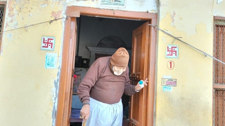 काशी की वो इमारत…जहां लोग करते हैं मौत का इंतजार, यहां दीवारों के पीछे हैं बेबस कहानियां UP Tak