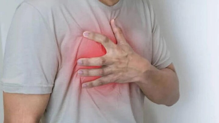 कानपुर में क्रिकेट खेलते-खेलते एक और मौत, गेंदबाजी करते हुए युवक को आया हार्ट अटैक UP Tak