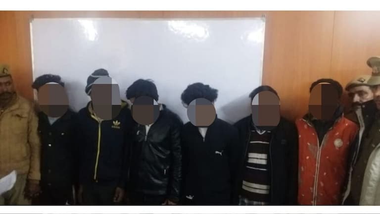 मेट्रो में भीड़ के बीच धक्का लगाकर करते थे मोबाइल चोरी, शक होने पर ऐसे बचते थे, 6 गिरफ्तार UP Tak