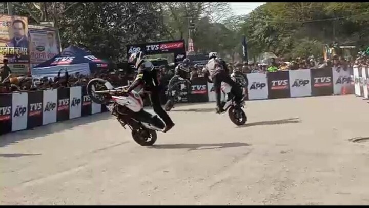 कानपुर: ट्रायल के नाम पर चौराहे पर बाइक सवारों ने किया स्टंट, पुलिस ने की ये कार्रवाई UP Tak