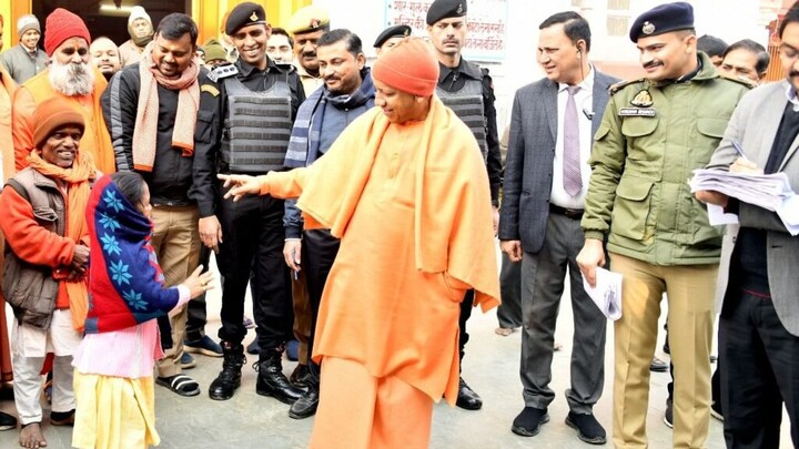 गोरखपुर: CM योगी का आभार जताते हुए महिला हुई भावुक, बोली- आपकी कृपा से पक्का मकान मिल गया UP Tak