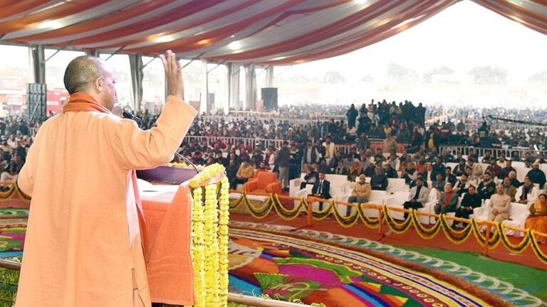 सीएम योगी बोले- ‘गोरखपुर अब अपराध नहीं, आस्था और विकास का समन्वित केंद्र है’ UP Tak