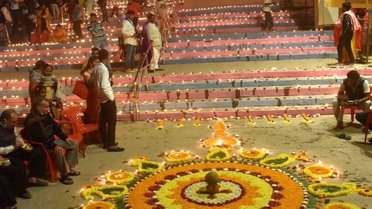 Dev Deepawali: लाखों दीपों से सजेंगे काशी के गंगा घाट, विश्वनाथ मंदिर में दिखेगी ऐसा नजारा UP Tak