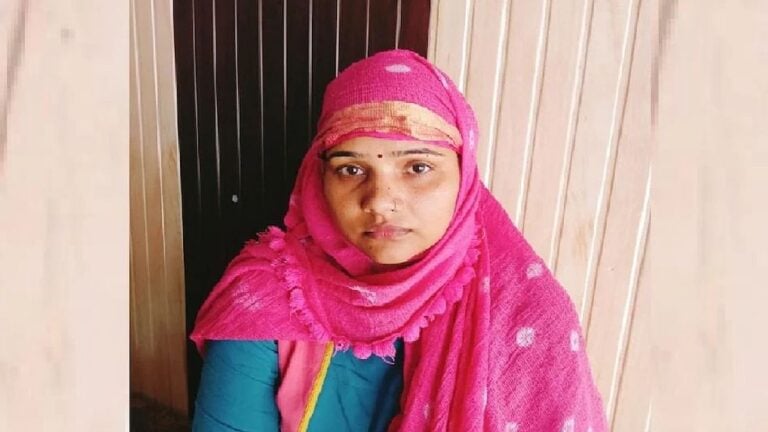 कासगंज: दीप्ति बनकर पूजा कर रही थी सरकारी नौकरी, हैरान कर देगी शातिर महिला की कहानी UPTak