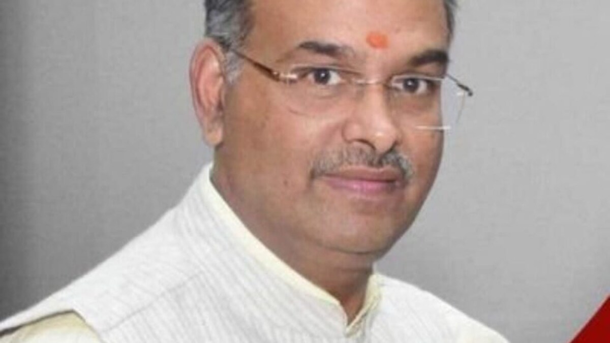 कानपुर: छत्रपति शाहू जी महाराज विश्वविद्यालय के वीसी विनय पाठक पर FIR दर्ज, जानें मामला UP Tak