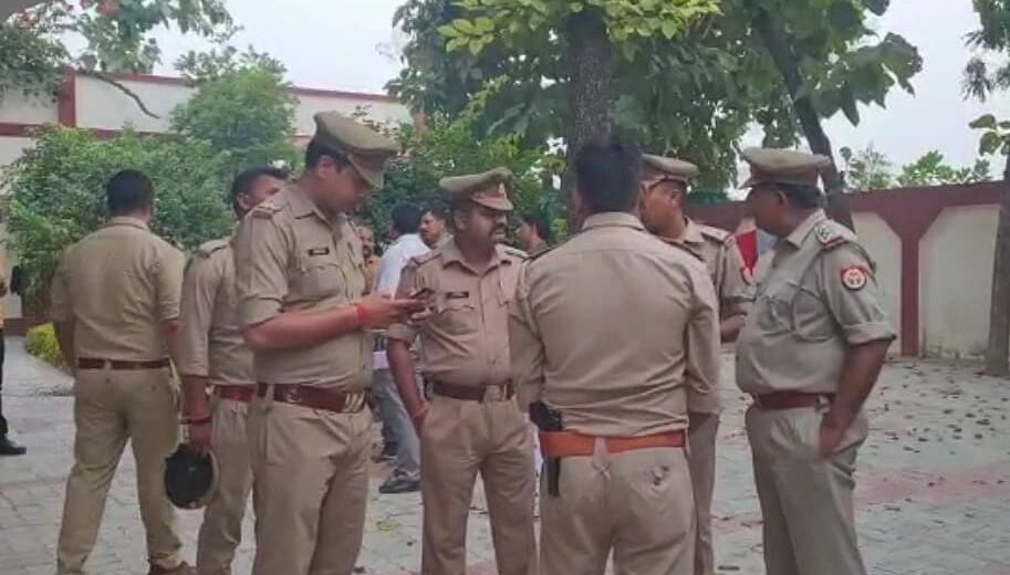 लखनऊ: बसपा सांसद अफजाल अंसारी पर बड़ी कार्रवाई, 12 करोड़ 50 लाख की संपत्ति कुर्क UP Tak