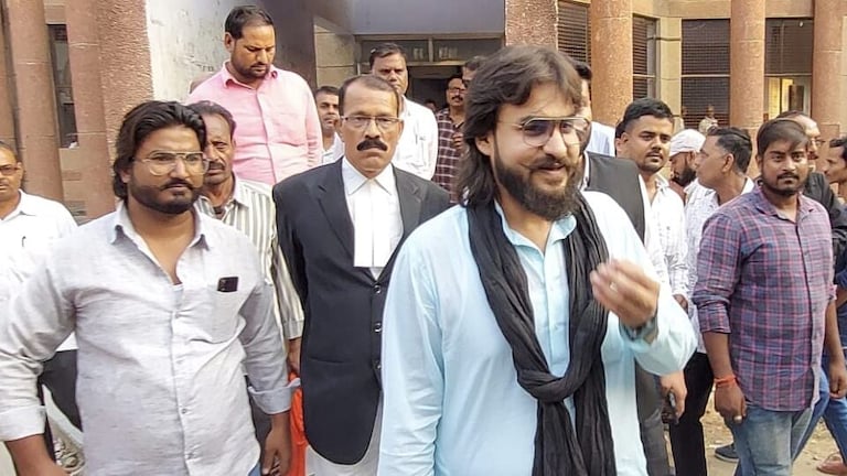 मऊ: मुख्तार अंसारी के बेटों की 7.51 करोड की संपत्ति कुर्क, गैंगस्टर एक्ट के तहत कार्रवाई UP Tak