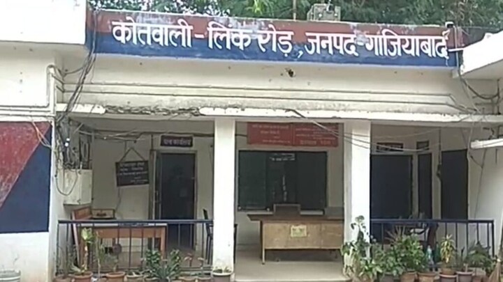 गाजियाबाद: ढाई साल की बच्ची के साथ रेप, रेलवे लाइन के पास लहूलुहान हालत में मिली मासूम UP Tak