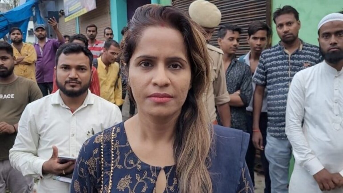 हरदोई: खिंचवाकर थाने में बैठवा दूंगी…डॉक्टर के कुर्सी न ऑफर करने पर ऐसे भड़कीं SDM साहिबा UP Tak