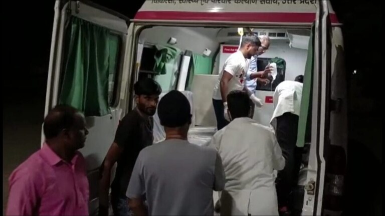 कन्नौज में हादसा: सब्जी बेचने जा रहे वाहन को डंपर ने मारी टक्कर, एक किसान की मौत, 6 घायल UP Tak