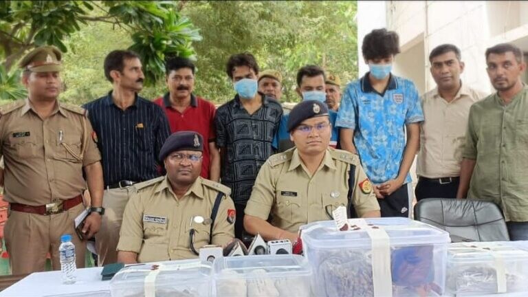 नोएडा: छात्रों को मादक पदार्थ बेचने वाले गिरोह का पर्दाफाश, विदेशों से मंगवाते थे खेप UpTak