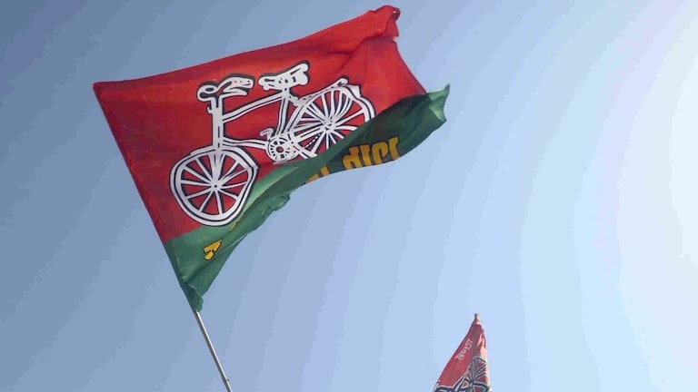 लखनऊ में SP की महापंचायत, इन 17 जातियों को अनुसूचित जाति में शामिल कराने की है मांग UP Tak