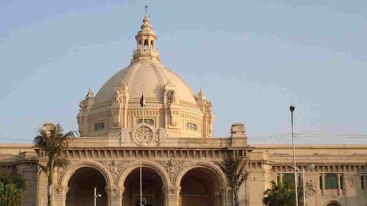 यूपी विधानसभा के बाद अब विधान परिषद भी होगी पेपरलेस, हर सीट पर इंस्टॉल होगा टैबलेट UP Tak