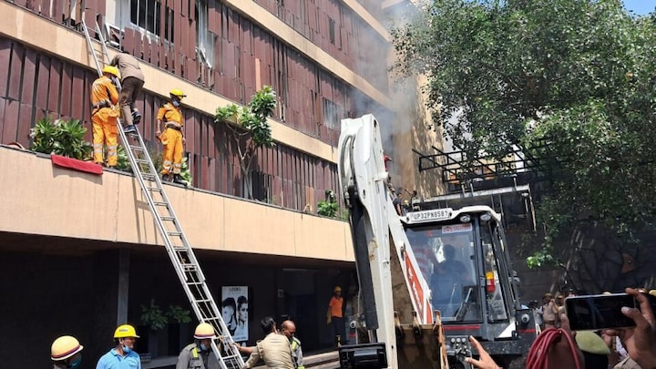 जब नींद खुली तो सिर्फ धुआं ही धुआं! लखनऊ के लेवाना होटल की आग से बचाए गए लोगों ने ये बताया UP Tak