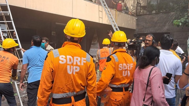 लखनऊ के ‘लेवाना’ होटल में लगी आग, उठा भयानक धुआं, अब तक 15 लोगों को किया गया रेस्क्यू UP Tak