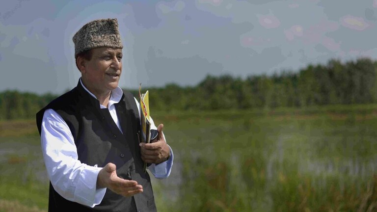 सपा नेता आजम खान और पांच अज्ञात के खिलाफ एफआईआर दर्ज, गवाह को धमकाने का आरोप UP Tak