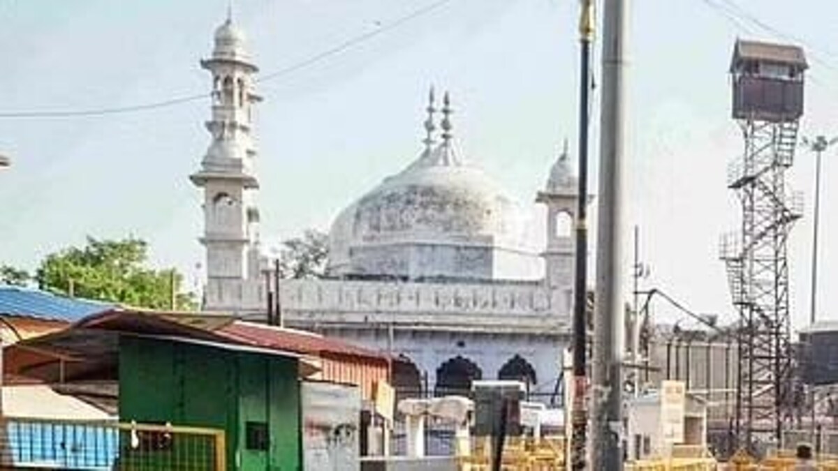 ज्ञानवापी मामले में कोर्ट के फैसले का इंतजार करना चाहिए: विश्वनाथ मंदिर के पूर्व महंत UP Tak
