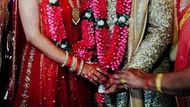 दहेज में कार के लिए दिखाया सरकारी नौकरी का फर्जी नियुक्ति पत्र, शादी के बाद ऐसे खुली पोल UP Tak