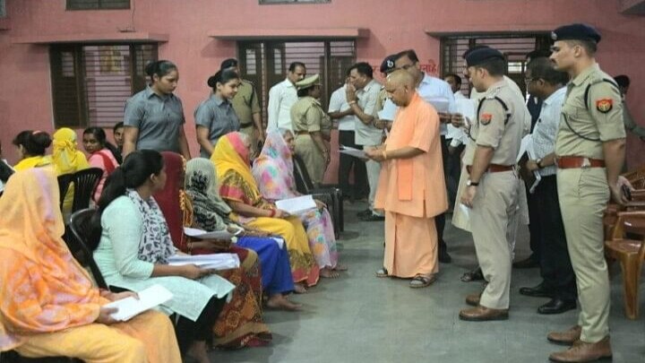 सीएम योगी के जनता दरबार में पहुंची बकरी हत्या की फरियाद, जानें फिर क्या हुआ UP Tak