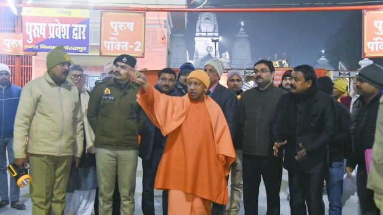 अचानक गोरखपुर पहुंचे CM योगी, खिचड़ी मेले की तैयारियों का लिया जायजा, दिए ये निर्देश UP Tak
