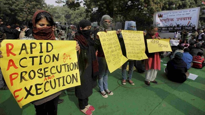 रामपुर में डॉक्टर ने धर्म परिवर्तन कर ANM से किया निकाह, ब्लैकमेल कर रेप करने का आरोप UP Tak