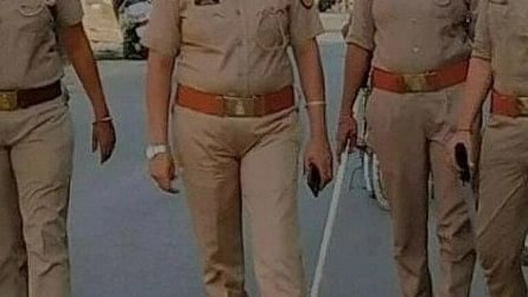 लखनऊ: घर के अंदर अंगीठी जलाकर सो रही थी छात्रा, पुलिस ने दरवाजा खोला तो मचा कोहराम UP Tak
