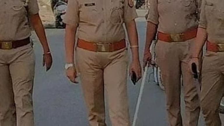 गोरखपुर: कैंसर से हुई थी पत्नी की मौत, खुद भी गवां चुका था एक पैर, बेटियों संग दे दी जान UP Tak