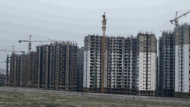 लगातार आ रहे भूकंप के बाद नोएडा प्राधिकरण ने लिया हाइराइज बिल्डिंगों के लिए ये बड़ा फैसला UP Tak