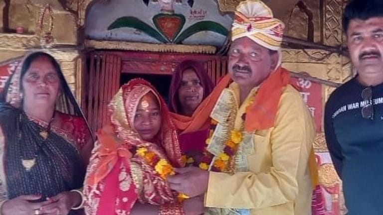 6 बेटियों के बाप ने 65 साल की उम्र में 24 वर्षीय लड़की संग क्यों की शादी? सामने आई ये वजह UP Tak