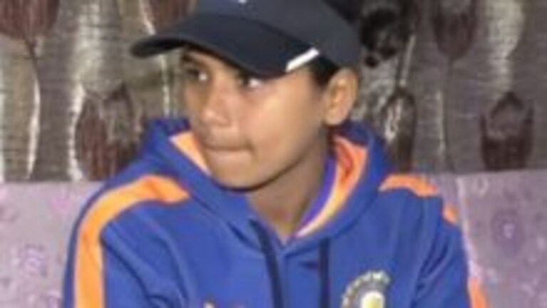 बचपन में पिता की मौत, मां ने दिया साथ, गांव से U-19 वर्ल्ड कप तक का अर्चना का ऐसा रहा सफर UP Tak
