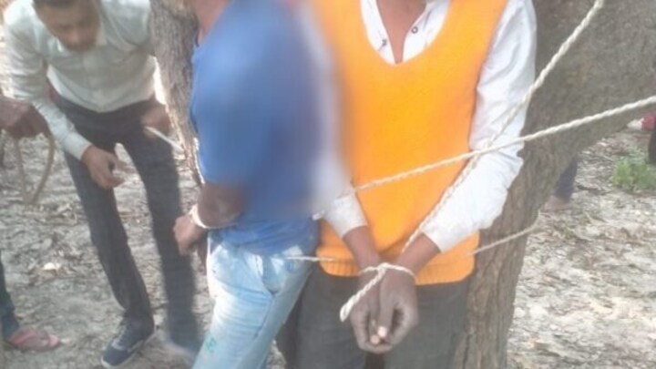बाराबंकी में किशोरों को तालिबानी सजा, बकरी का चारा लेने गए लड़कों को पेड़ में बांधकर पीटा UP Tak
