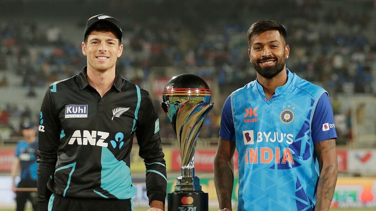 IND vs NZ T20: लखनऊ में गेंद के साथ घूमे बल्लेबाज, अब पिच बनाने वाले पर गिरी गाज UP Tak