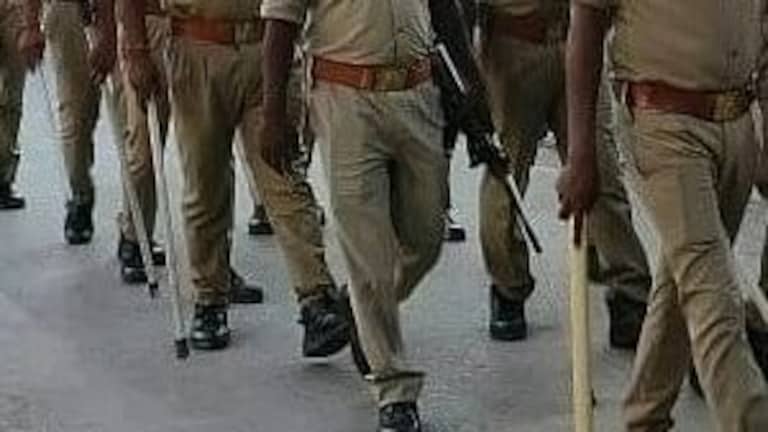 गजब! कॉन्स्टेबल भर्ती की परीक्षा कराने के लिए UP पुलिस को ही ढूंढे नहीं मिल रही कोई एजेंसी UP Tak