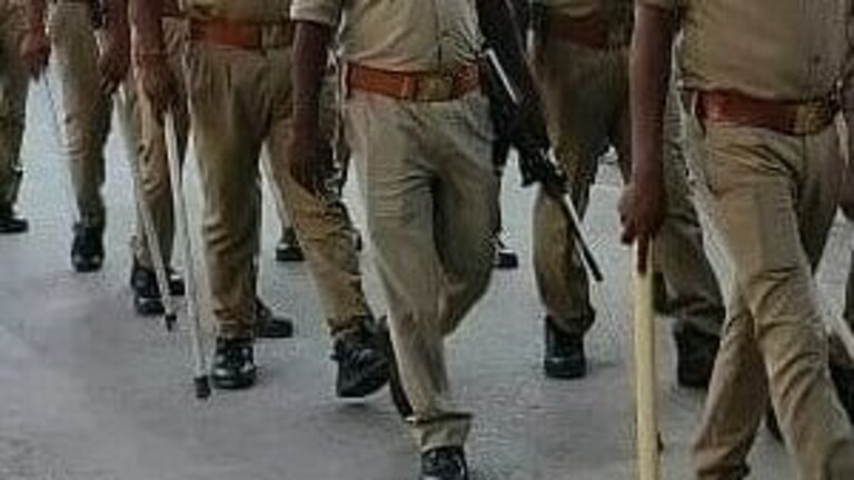 गजब! कॉन्स्टेबल भर्ती की परीक्षा कराने के लिए UP पुलिस को ही ढूंढे नहीं मिल रही कोई एजेंसी UP Tak