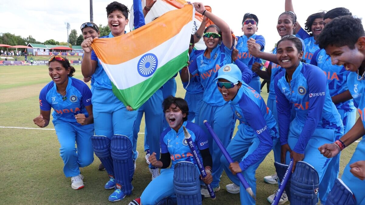 मजदूर की बेटी सोनम यादव ने U19 टी-20 वर्ल्ड कप में किया कमाल, फिरोजाबाद में जश्न का माहौल UP Tak