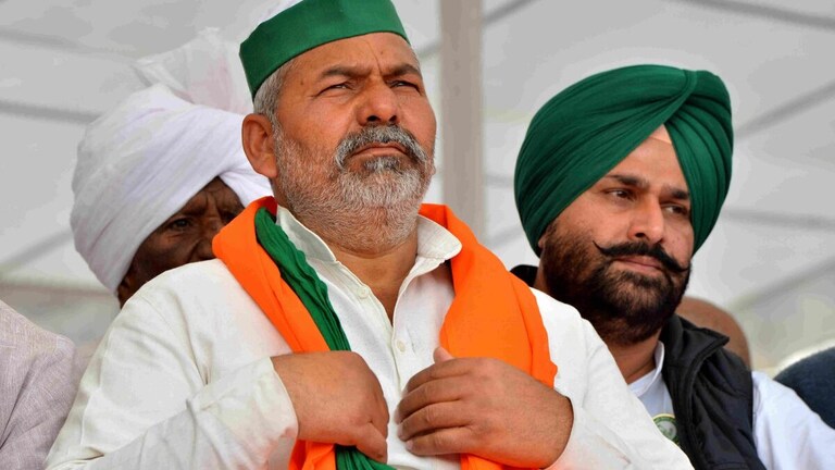 गन्ना बकाया और आवारा पशुओं को लेकर बीकेयू का अनिश्चितकालीन धरना शुरू, राकेश टिकैत भी शामिल UP Tak