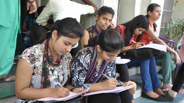 UPSSSC PET Result 2022: यूपी पीईटी का रिजल्ट जारी, इस डायरेक्ट लिंक से फटाफट करें चेक UP Tak