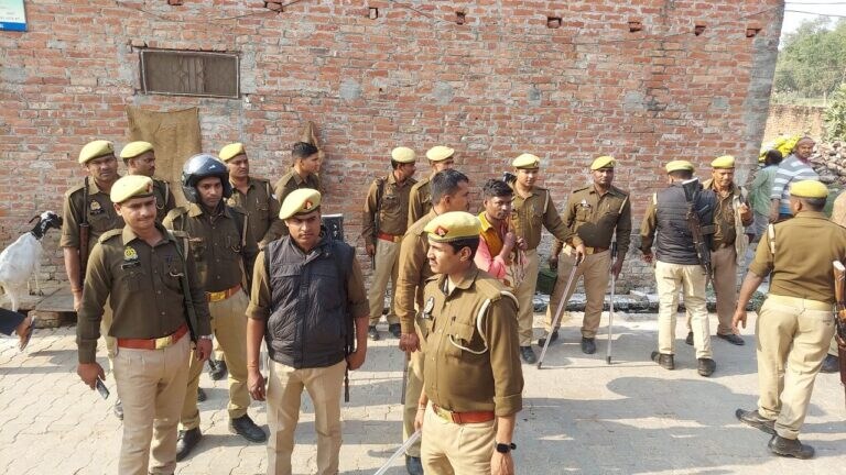 मऊ: मुख्तार अंसारी के करीबी पर गिरी गाज, प्रशासन ने की पांच करोड़ की संपत्ति कुर्क UP Tak